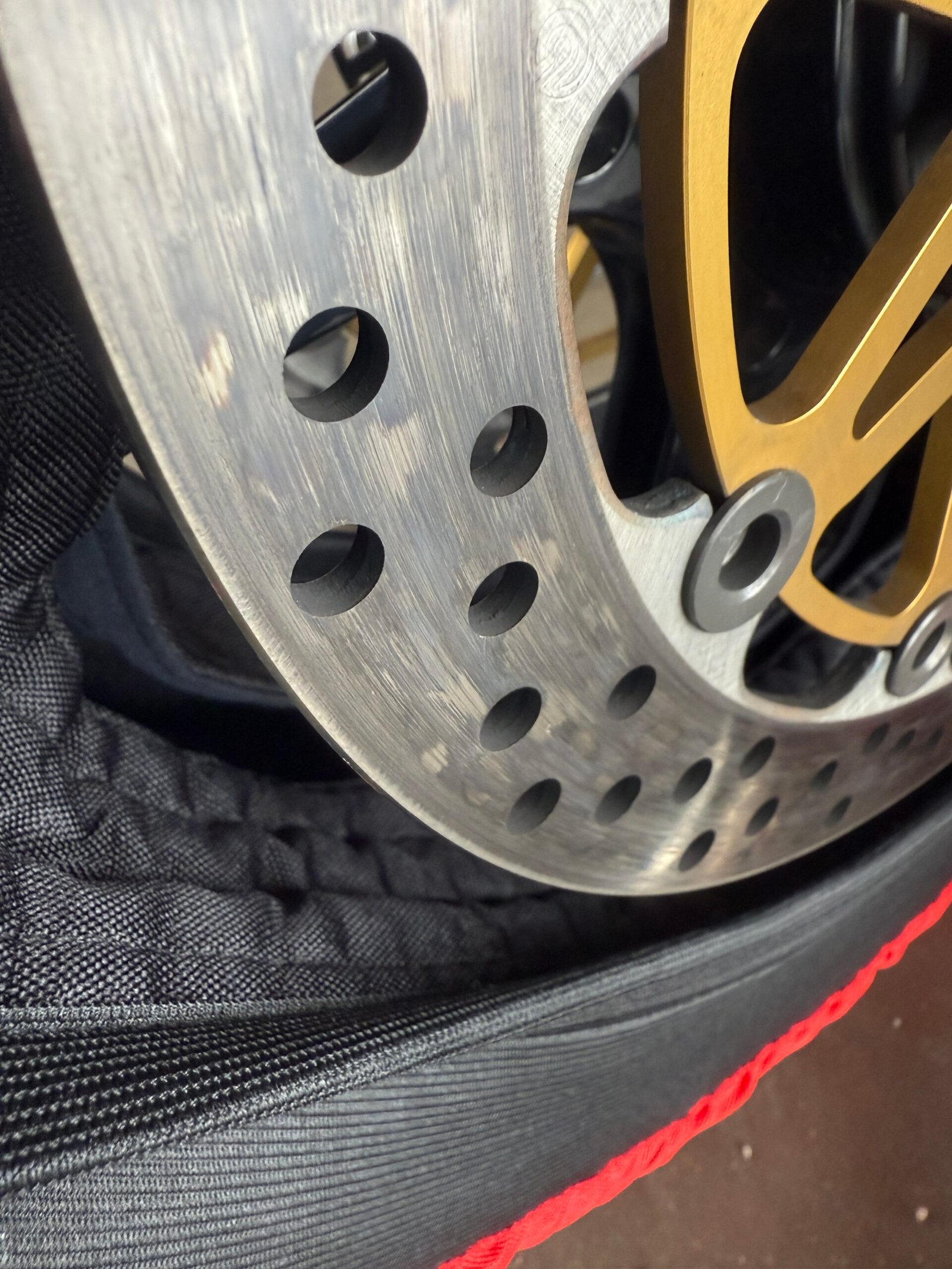 Apexmoto Elite Digital Tyre Warmers – Top Spec with Rim Heaters - Image 9